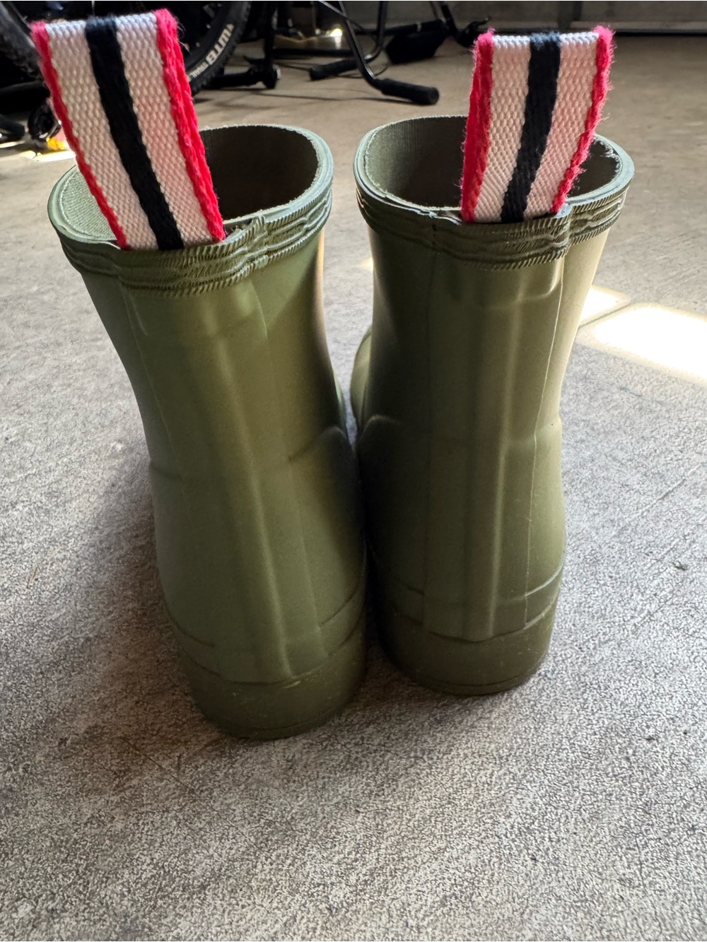 Hunter Olive Green Waterproof Rain Boots with Logo Patch - Picture 4 of 6
